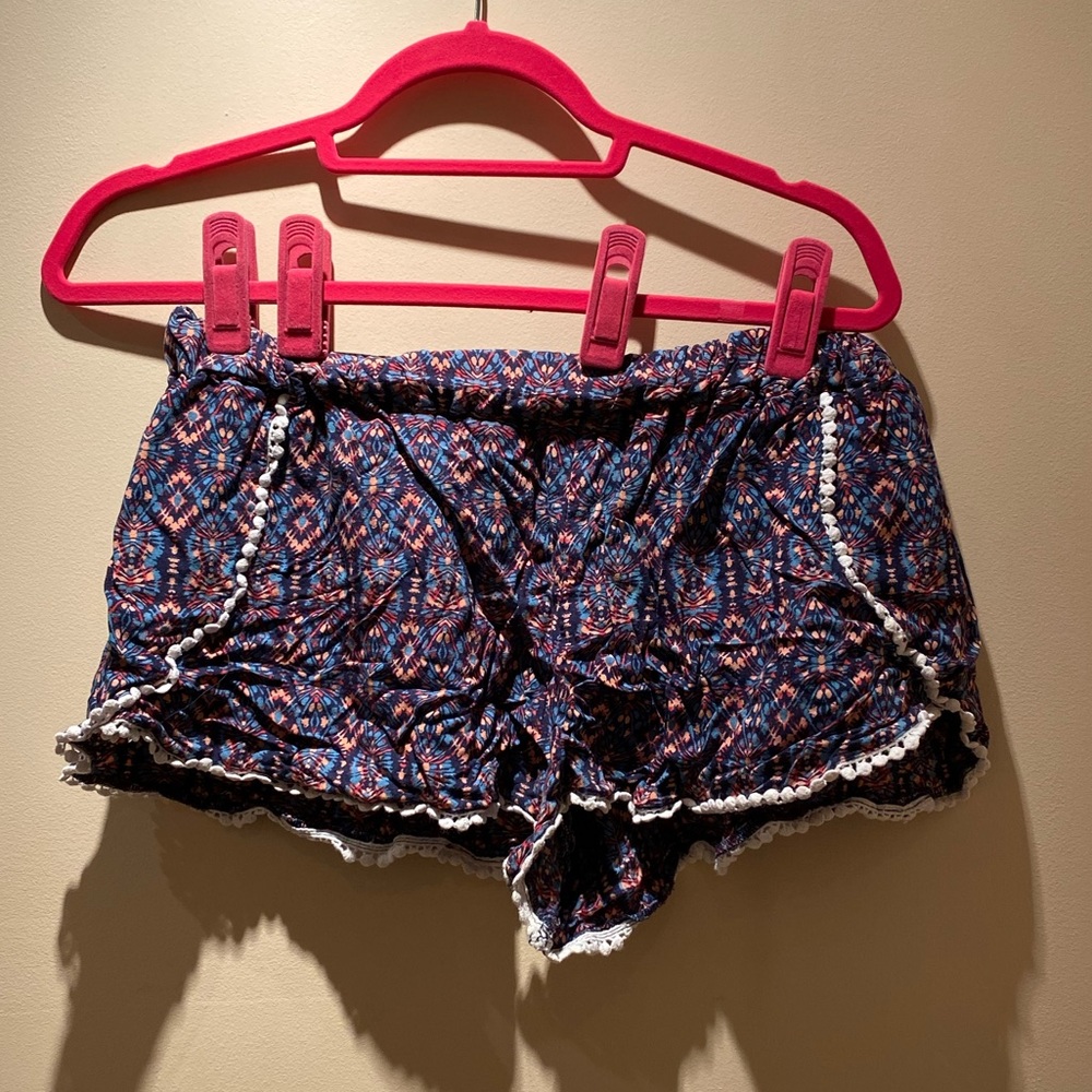 ADORABLE FLOWY SHORTS WITH LACE TRIM